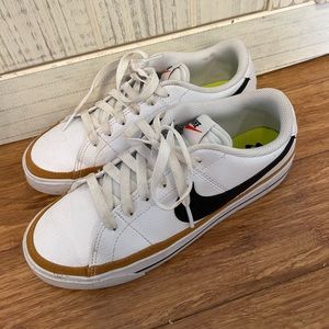 Nike Court Legacy size 7
